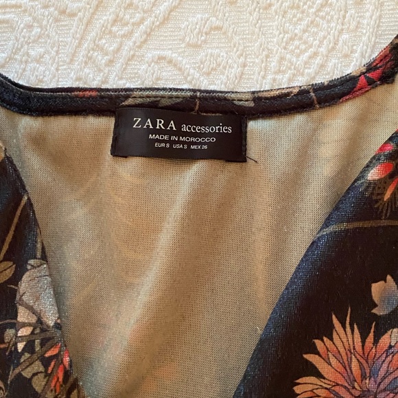 Zara Velvet Flower Print body suite/blouse S, seamless bottom, hardly worn - Picture 8 of 8